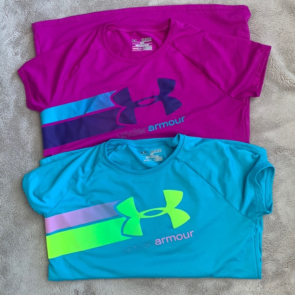 ✨2 Under Armour HeatGear Loose Fit Shirts Blue and Purple Youth size XL